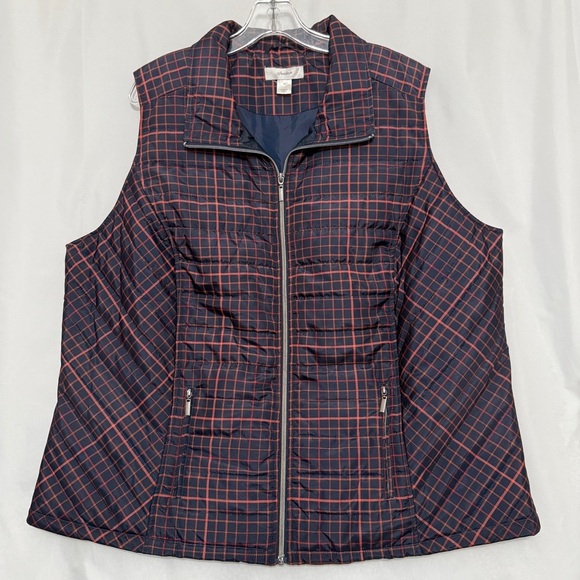 CJ Banks Jackets & Blazers - CJ Banks Puffer Vest in Navy and Red, size 2X, NWOT
